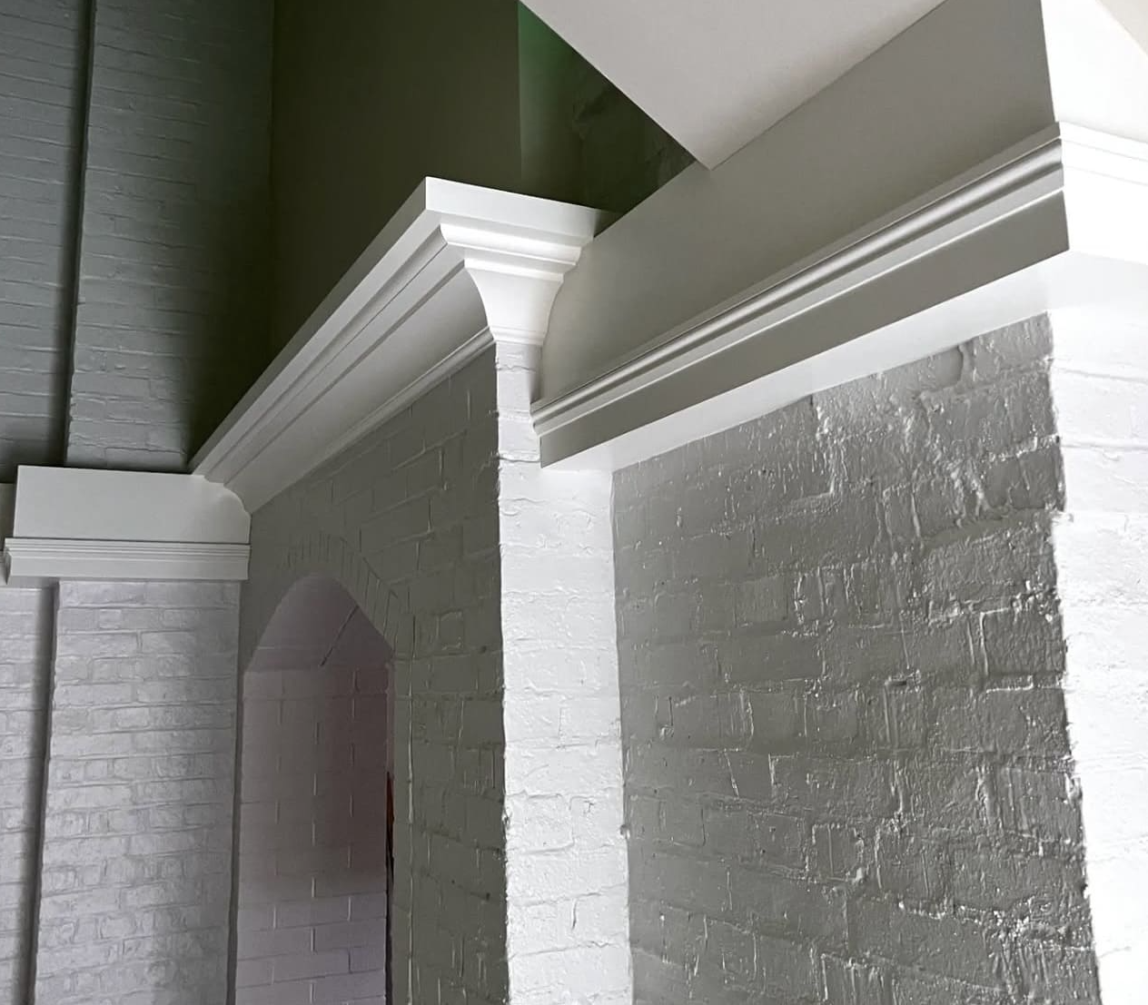Crown molding profile with corbel detail